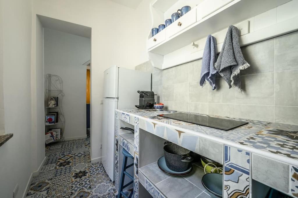 Le Finestre Sul Borgo 2 Lägenhet Parma Exteriör bild