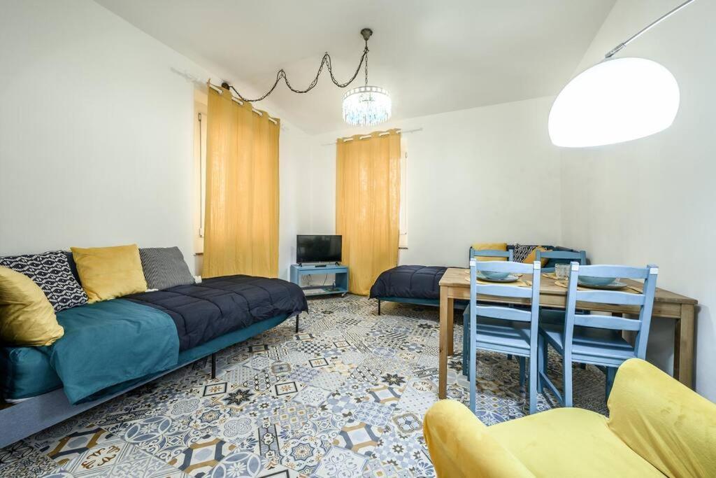 Le Finestre Sul Borgo 2 Lägenhet Parma Exteriör bild